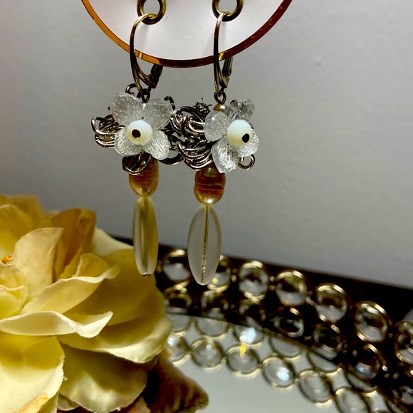 Earings - Picture 3 of 3